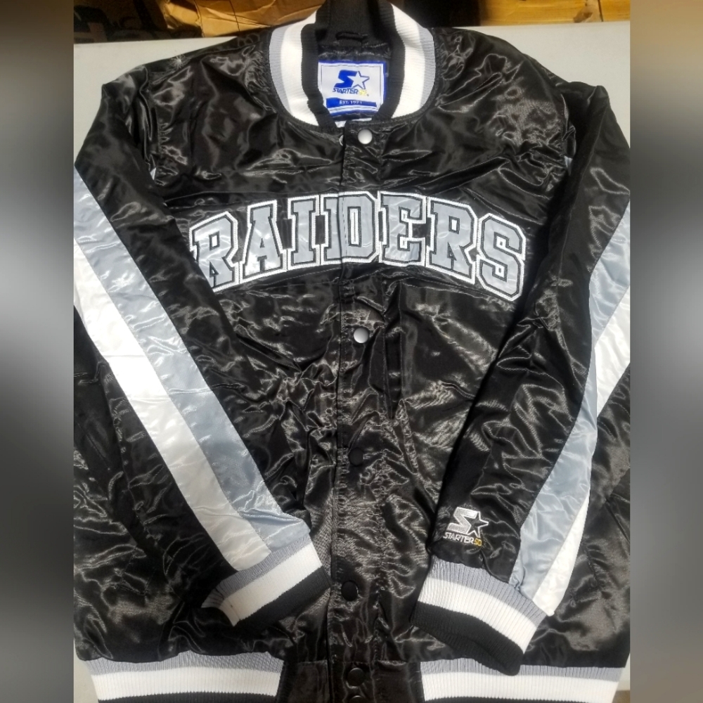 Las Vegas Raiders NFL Starter Locker Room Varsity Full-Sn